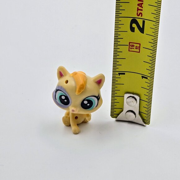 Littlest Pet Shop Fuzzette Fluffball #49 Cat Surprise Families LPS Toy 2016 Read - Picture 7 of 8